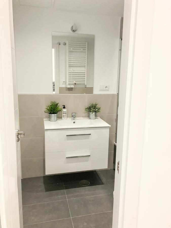 Modern With Ideal Location Next To Atocha Station Madri Exterior foto