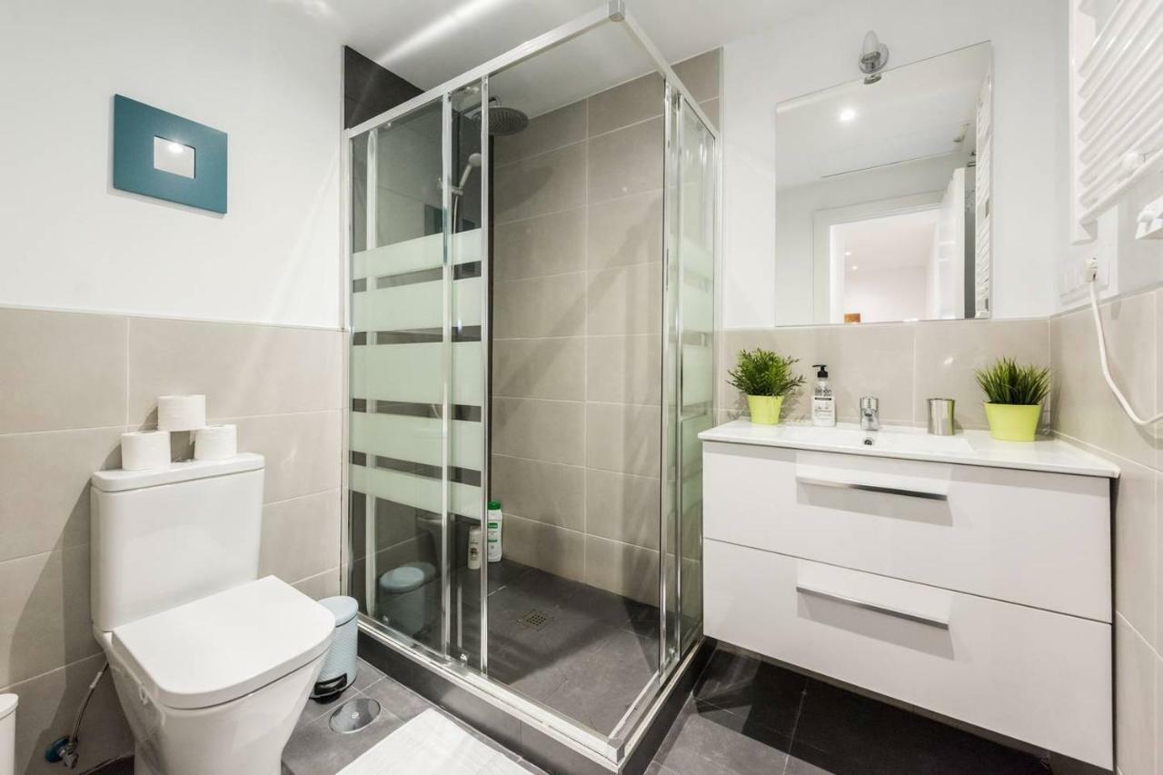 Modern With Ideal Location Next To Atocha Station Madri Exterior foto