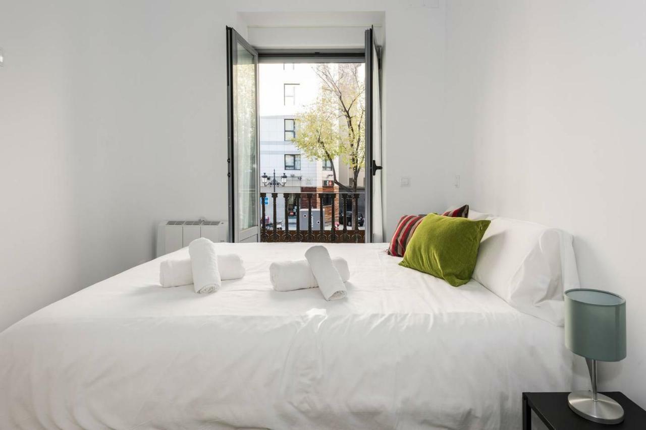 Modern With Ideal Location Next To Atocha Station Madri Exterior foto
