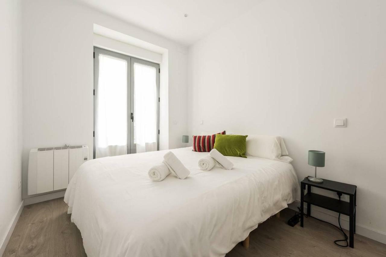Modern With Ideal Location Next To Atocha Station Madri Exterior foto