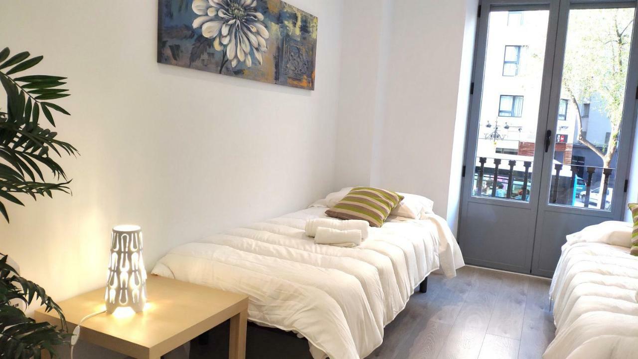 Modern With Ideal Location Next To Atocha Station Madri Exterior foto