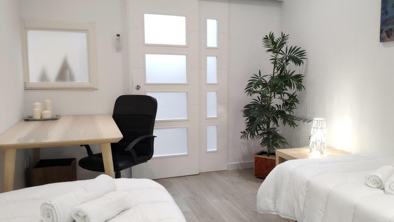 Modern With Ideal Location Next To Atocha Station Madri Exterior foto